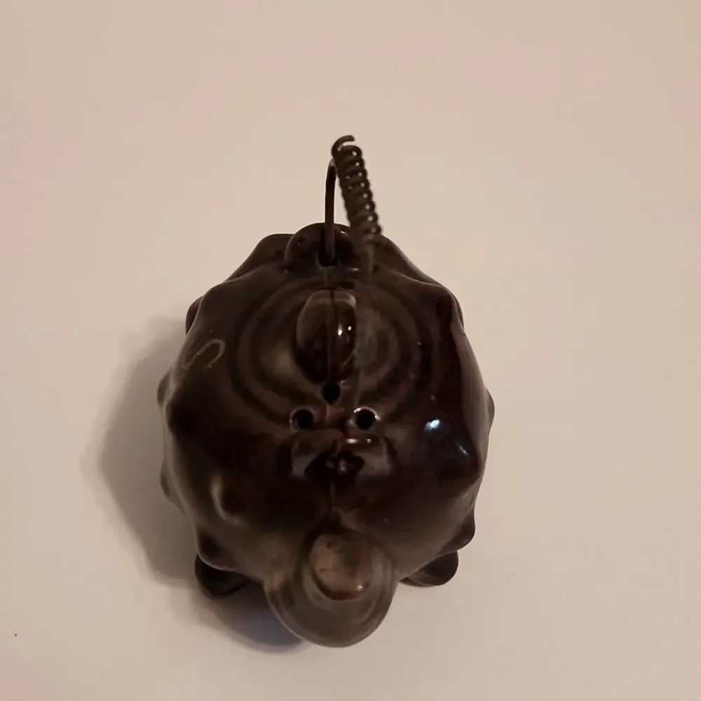 Vintage Conch Shell Salt & Pepper‎ Shakers With Trunk & Metal Carrying Handle